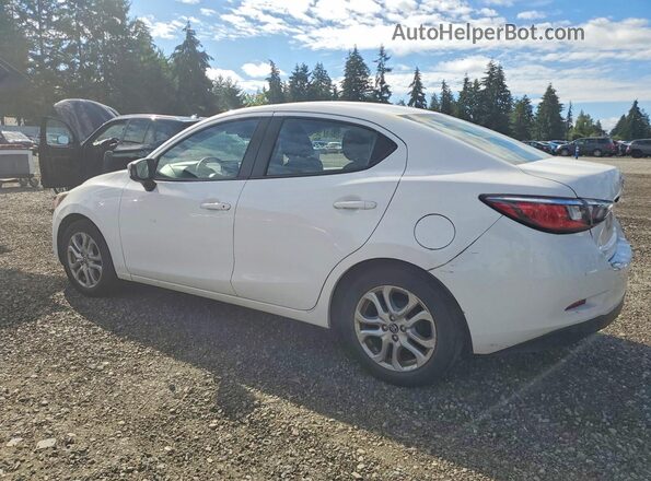 3MYDLBYV8HY162420 2017 TOYOTA YARIS White Задня ліва чверть