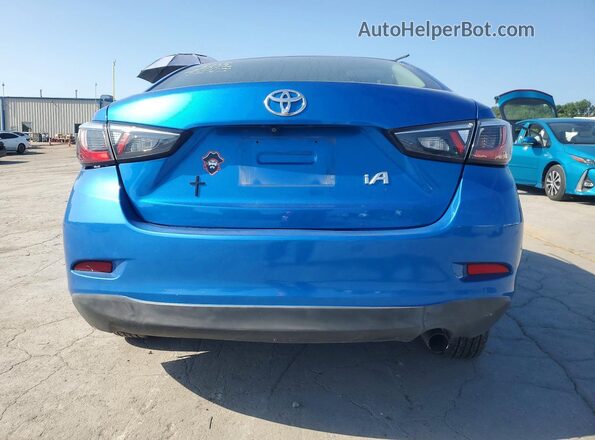 3MYDLBYV8HY165995 2017 TOYOTA YARIS Blue Вид ззаду
