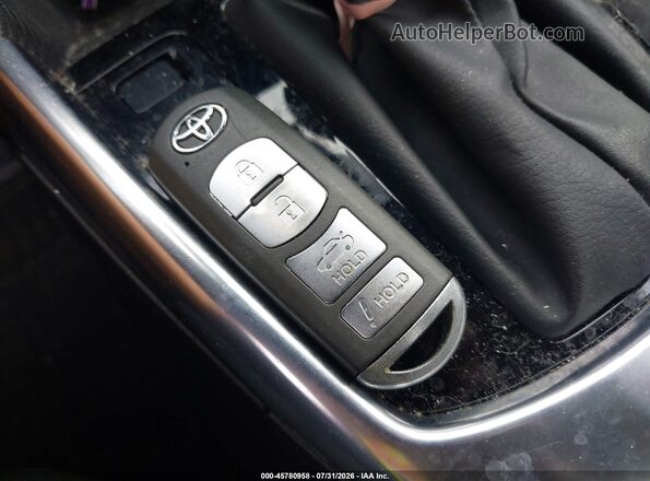 3MYDLBYV8HY179492 2017 TOYOTA YARIS IA Blue Vista del salpicadero