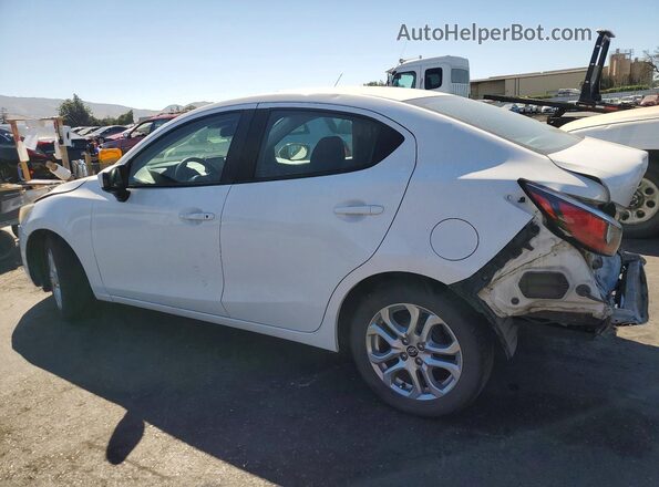 3MYDLBYV8HY180531 2017 TOYOTA YARIS White Rear left