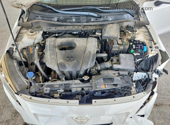 3MYDLBYV8JY310362 2018 TOYOTA YARIS Белый Вид задней части салона