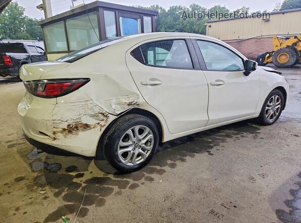 3MYDLBYV8JY321037 2018 TOYOTA YARIS White Trasero derecho