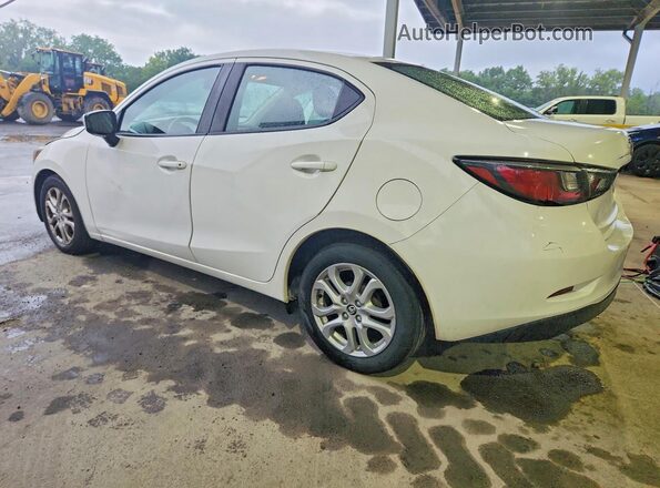 3MYDLBYV8JY321037 2018 TOYOTA YARIS White Trasero izquierdo