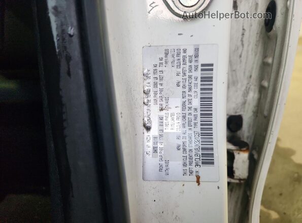 3MYDLBYV8JY321037 2018 TOYOTA YARIS White Vista del compartimento del motor