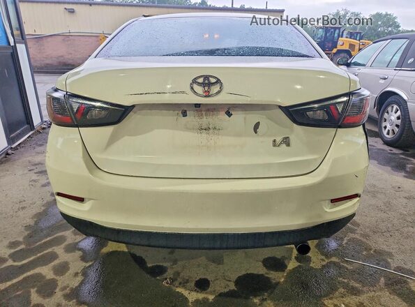 3MYDLBYV8JY321037 2018 TOYOTA YARIS White Vista trasera