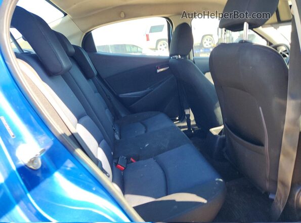 3MYDLBYV8JY331101 2018 TOYOTA YARIS Blue Հետևի նստատեղերի տեսք
