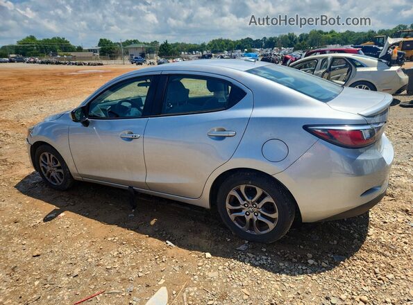 3MYDLBYV8KY509431 2019 TOYOTA YARIS Silver Trasero izquierdo