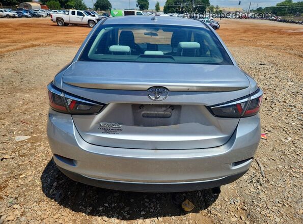 3MYDLBYV8KY509431 2019 TOYOTA YARIS Silver Vista trasera