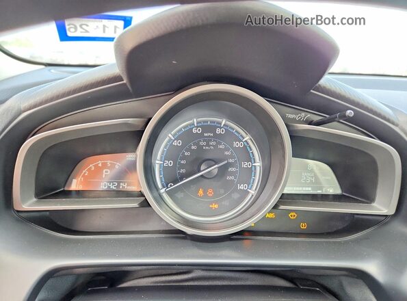 3MYDLBYV8KY521160 2019 TOYOTA YARIS Red Սարքավորումների վահանակի տեսք