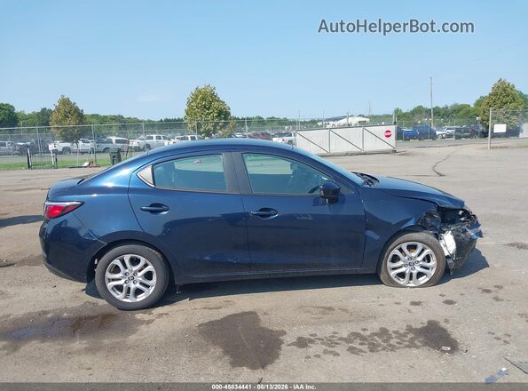 3MYDLBYV9HY154763 2017 TOYOTA YARIS IA Blue Widok wnętrza z tyłu