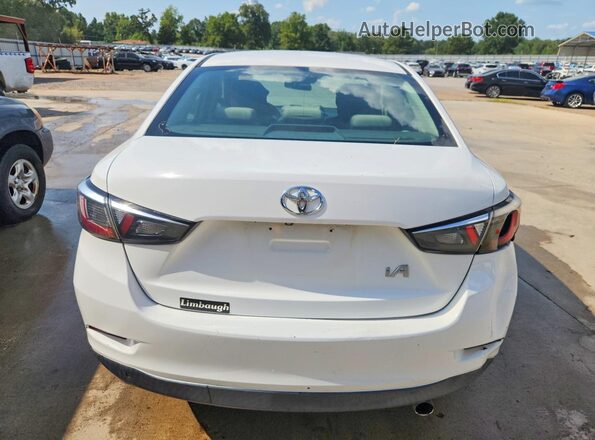 3MYDLBYV9HY159039 2017 TOYOTA YARIS White Widok z tyłu