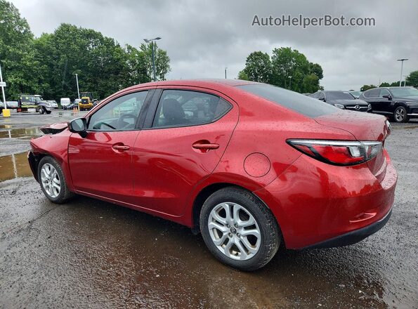 3MYDLBYV9HY183261 2017 TOYOTA YARIS Red Rear left