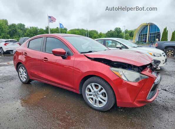 3MYDLBYV9HY183261 2017 TOYOTA YARIS Red Front right