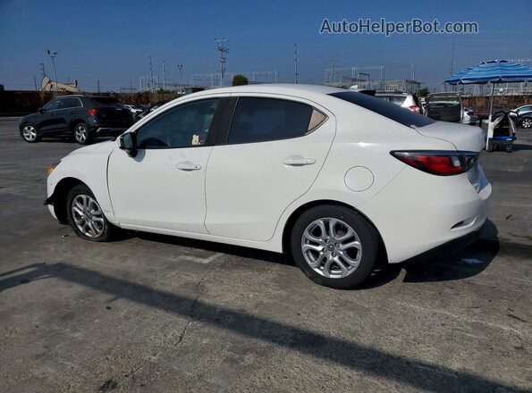 3MYDLBYV9HY184362 2017 TOYOTA YARIS Белый Задняя левая четверть