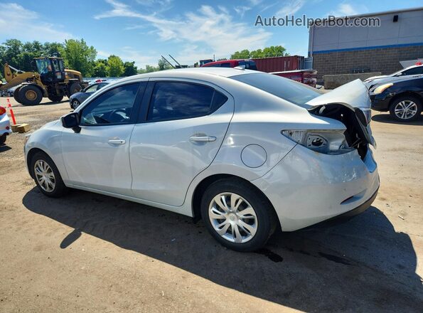 3MYDLBYV9KY524987 2019 TOYOTA YARIS White Trasero izquierdo