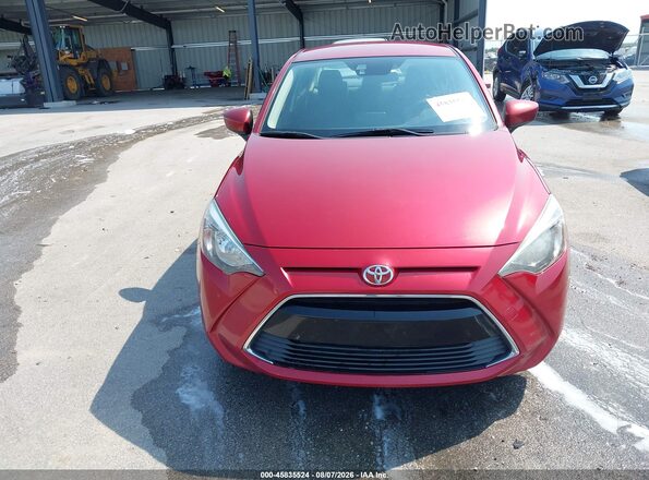 3MYDLBYVXHY179705 2017 TOYOTA YARIS IA Red Vista del cuadro de instrumentos