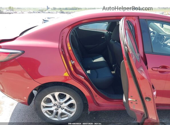 3MYDLBYVXHY179705 2017 TOYOTA YARIS IA Red Vista de la etiqueta del VIN