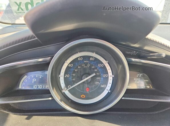 3MYDLBYVXHY183091 2017 TOYOTA YARIS Gray Widok zestawu wskaźników