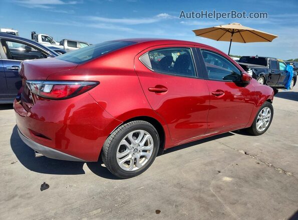 3MYDLBYVXHY188226 2017 TOYOTA YARIS Red Rear right