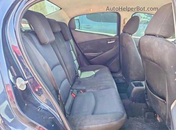 3MYDLBYVXHY193698 2017 TOYOTA YARIS Blue Widok tylnych siedzeń