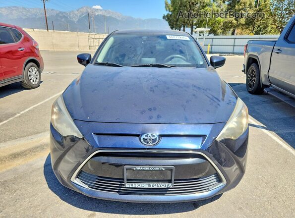 3MYDLBYVXHY193698 2017 TOYOTA YARIS Blue Widok z przodu