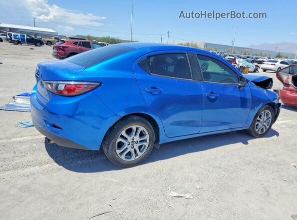 3MYDLBYVXHY196181 2017 TOYOTA YARIS Blue Rear right