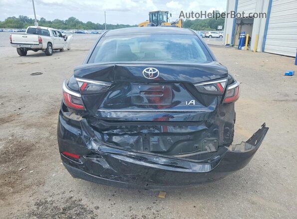 3MYDLBYVXJY333643 2018 TOYOTA YARIS Black Widok z tyłu