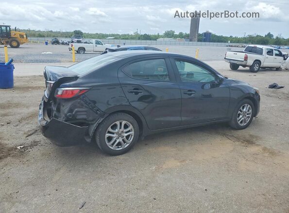 3MYDLBYVXJY333643 2018 TOYOTA YARIS Black Tył prawy
