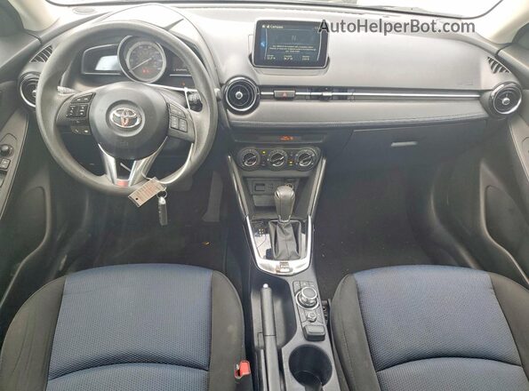 3MYDLBYVXJY333643 2018 TOYOTA YARIS Black Widok deski rozdzielczej