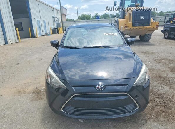 3MYDLBYVXJY333643 2018 TOYOTA YARIS Black Widok z przodu