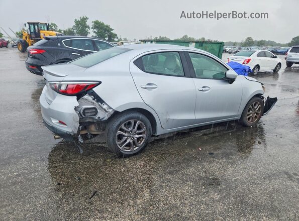 3MYDLBYVXKY517594 2019 TOYOTA YARIS Silver Հետևի աջ