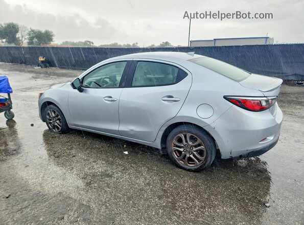 3MYDLBYVXKY517594 2019 TOYOTA YARIS Silver Հետևի ձախ