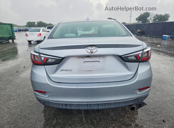 3MYDLBYVXKY517594 2019 TOYOTA YARIS Silver Հետևի տեսք
