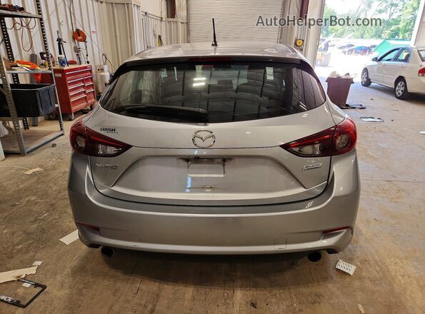3MZBN1K72HM155665 2017 MAZDA 3 Silver Widok z tyłu