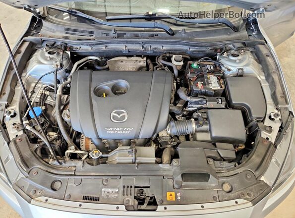 3MZBN1K72HM155665 2017 MAZDA 3 Silver Widok wnętrza z tyłu