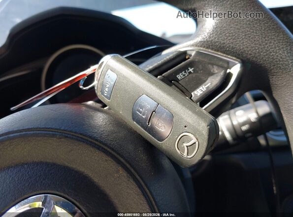 3MZBN1K77JM197058 2018 MAZDA 3 Black Vista del salpicadero