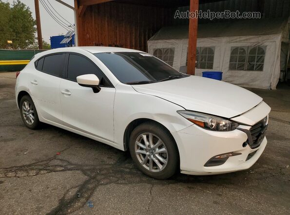 3MZBN1K78JM190569 2018 MAZDA 3 Белый Передняя правая четверть