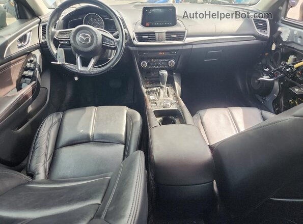 3MZBN1L31JM181711 2018 MAZDA 3 Silver Widok deski rozdzielczej