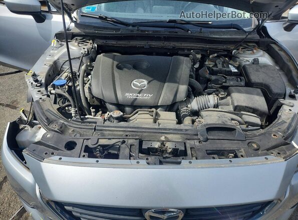 3MZBN1L31JM181711 2018 MAZDA 3 Silver Widok wnętrza z tyłu