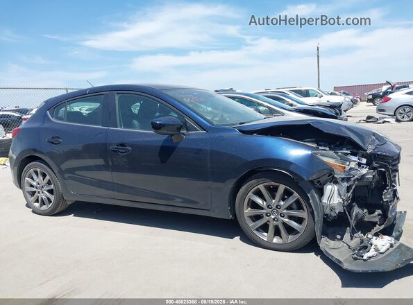 3MZBN1L31JM183460 2018 MAZDA 3 Dark Blue Սալոնի հետևի տեսք