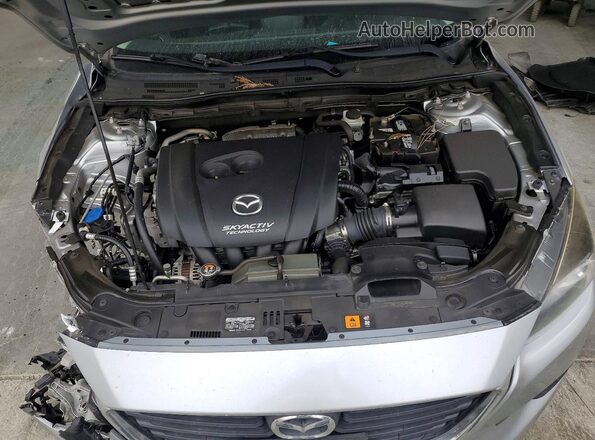 3MZBN1L32JM199568 2018 MAZDA 3 Silver Rear interior view