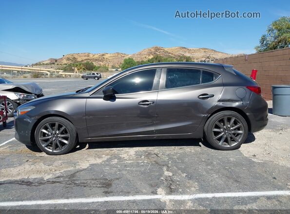 3MZBN1L36JM269590 2018 MAZDA 3 Gray Widok wnętrza 360 stopni
