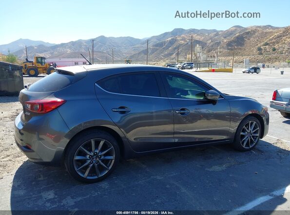 3MZBN1L36JM269590 2018 MAZDA 3 Gray Widok wnętrza z tyłu