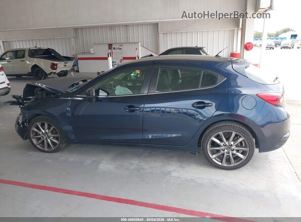 3MZBN1L38JM250443 2018 MAZDA 3 Blue Widok wnętrza 360 stopni