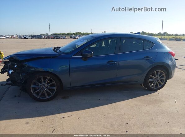 3MZBN1L38JM269686 2018 MAZDA 3 Light Blue Սալոնի 360 աստիճան տեսք