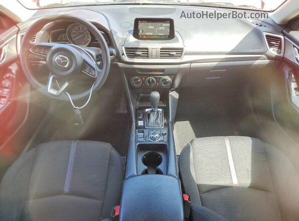 3MZBN1U71HM104316 2017 MAZDA 3 Red Vista del salpicadero