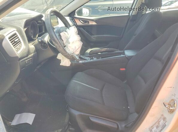 3MZBN1U71JM169561 2018 MAZDA 3 Белый Вид салона спереди