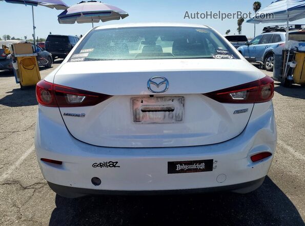 3MZBN1U71JM169561 2018 MAZDA 3 Белый Вид сзади