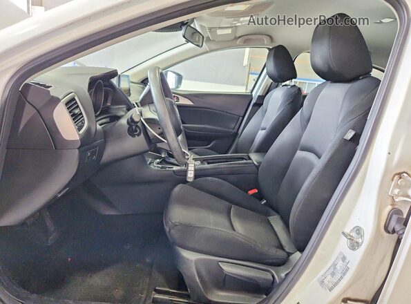 3MZBN1U71JM209198 2018 MAZDA 3 White Սալոնի դիմացի տեսք
