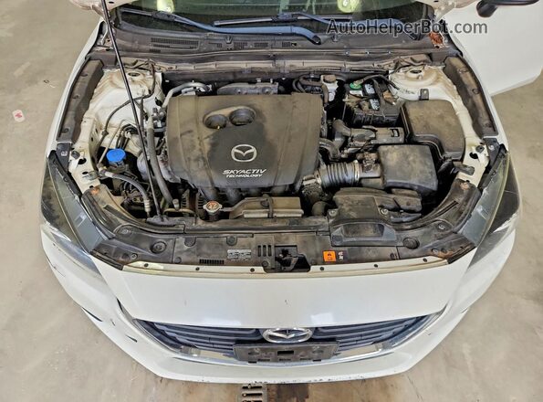 3MZBN1U71JM209198 2018 MAZDA 3 White Սալոնի հետևի տեսք
